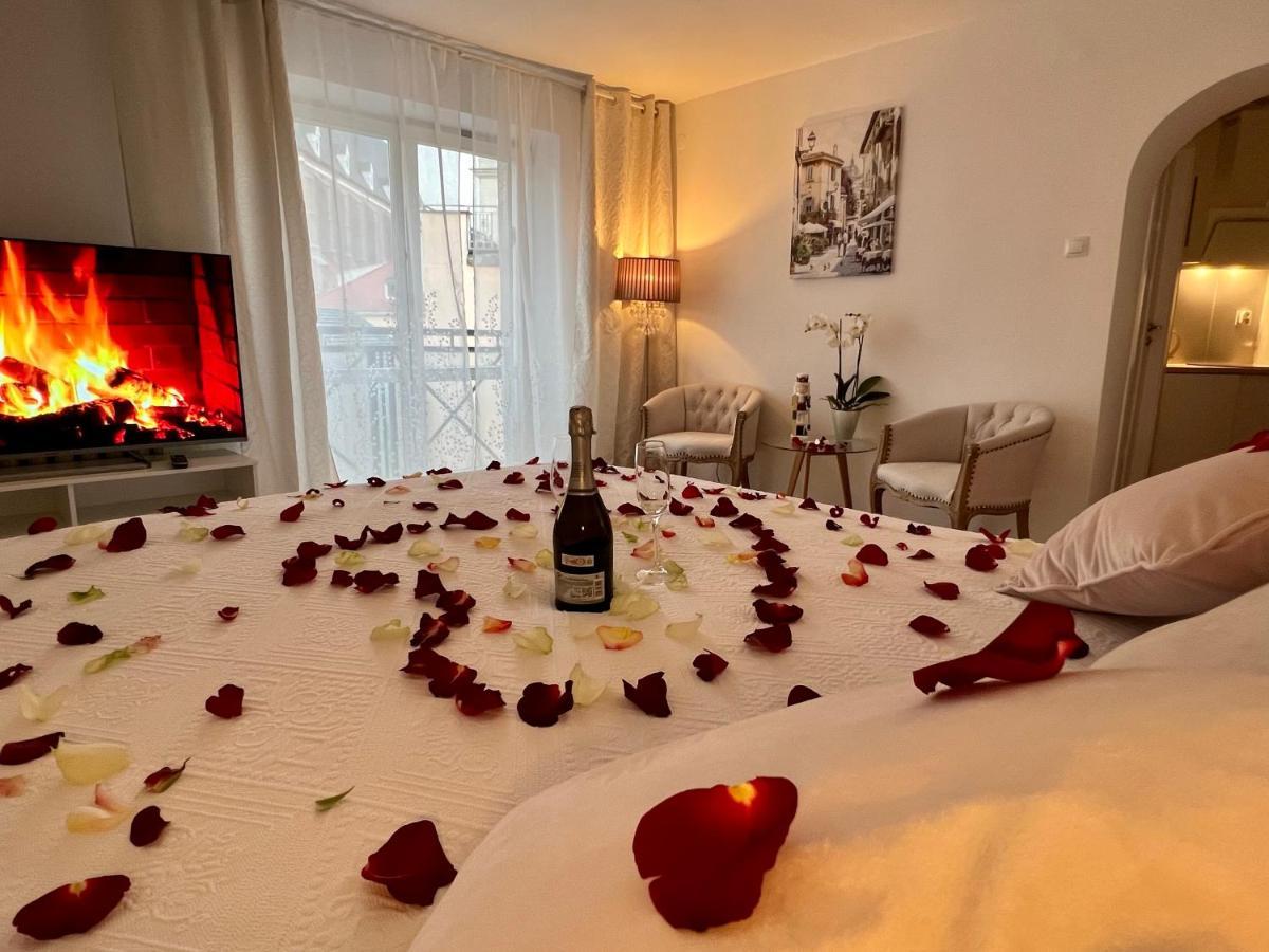 Louis & Elza Old Town Romantic Apartments Wroclaw Dış mekan fotoğraf